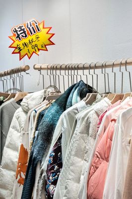 一年一度!南油服裝批發(fā)城「年尾清倉」,應該怎么逛?